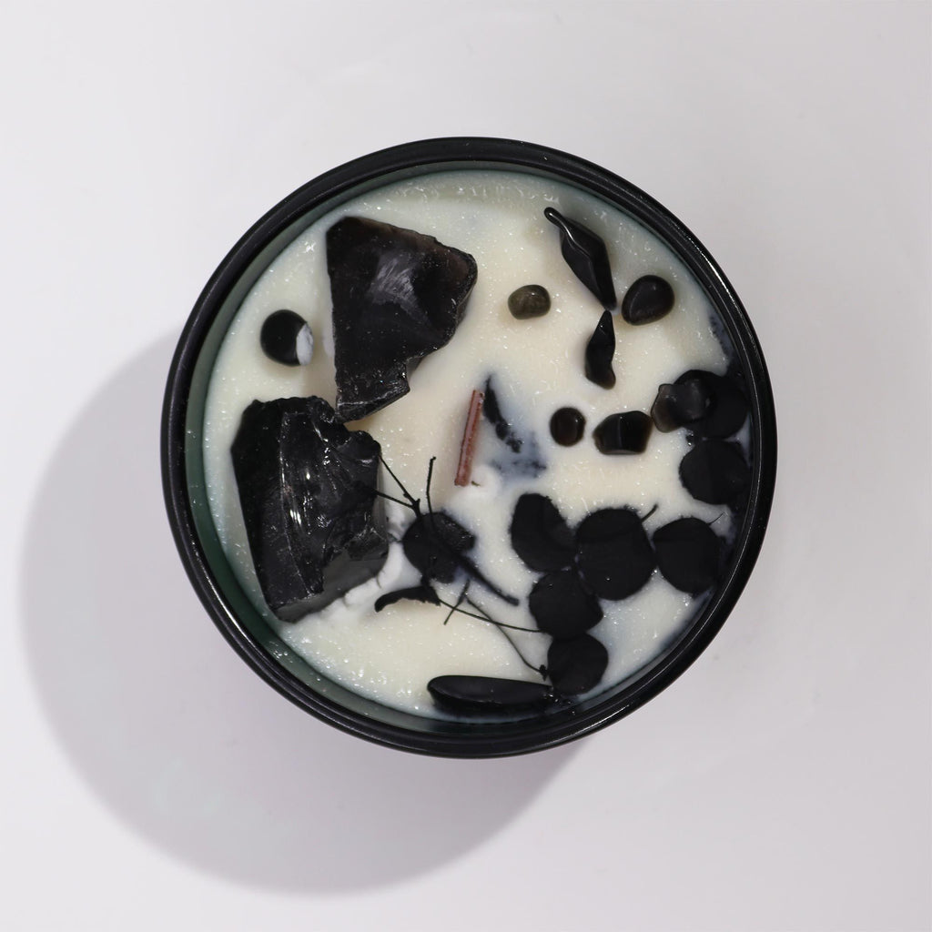 Crystal flower candle with tarot card and natural botanicals - Knight of Swords