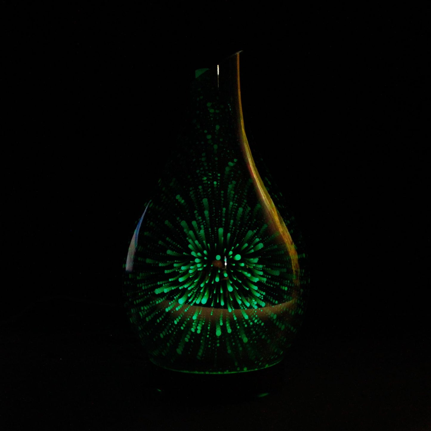 USB powered infinity LED diffuser with mesmerizing light effect